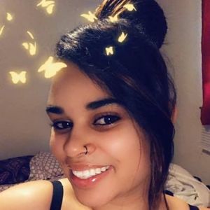 Meet your Posher, Cassandra